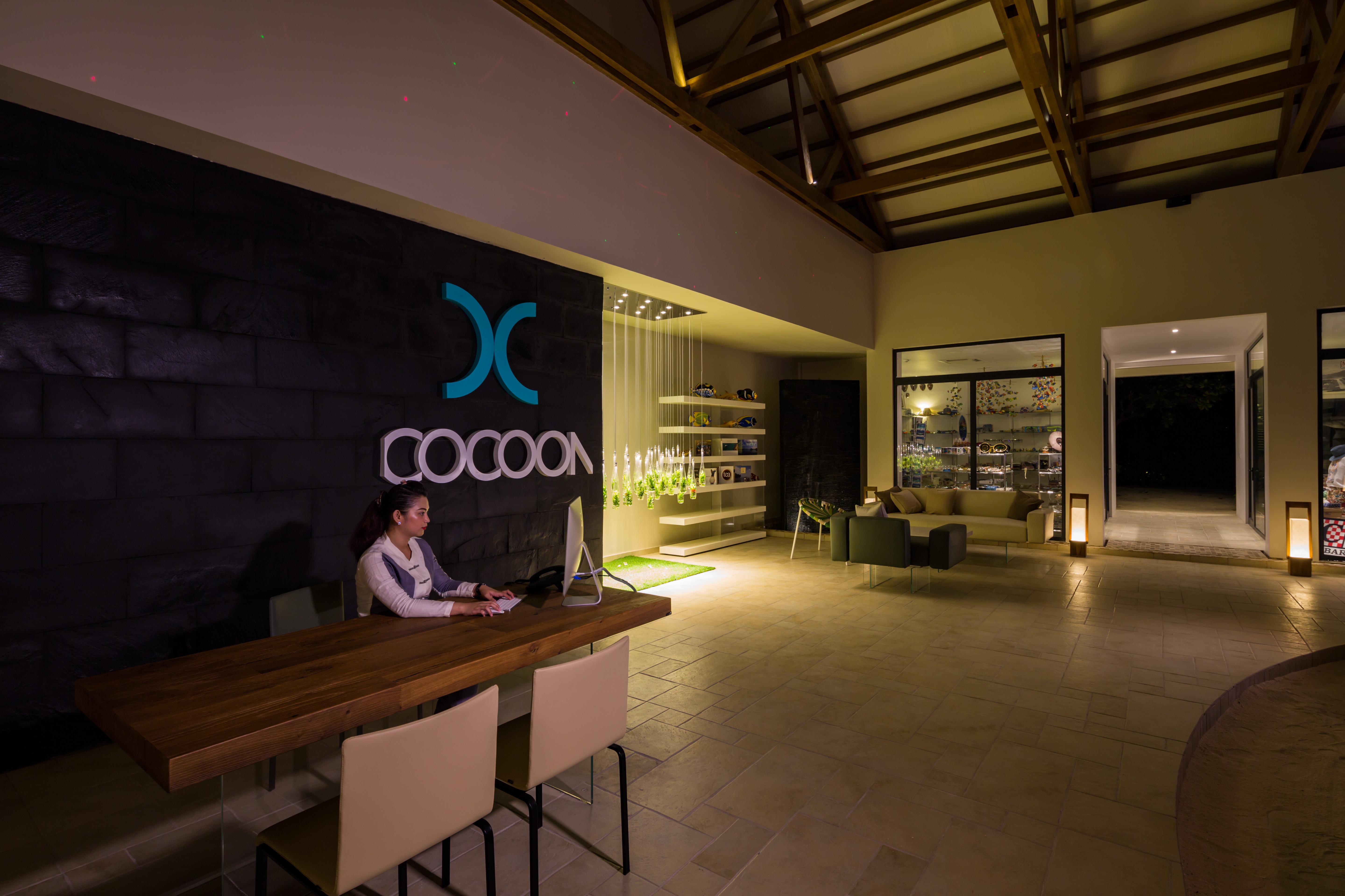 Cocoon Maldives Hotel Kurendhoo Bagian luar foto